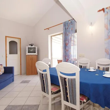 Apartman Apartment Karbuni Bb II