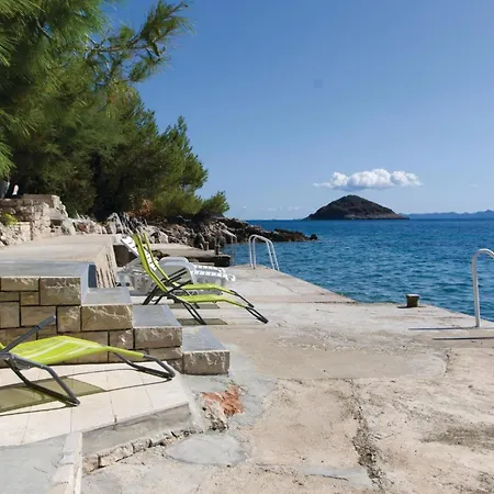 Apartment Karbuni Bb II * Blato (Korcula)