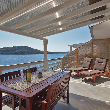 Karbuni Bb Ii Apartman