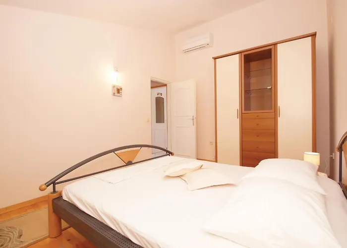 Karbuni Bb Ii Appartamento *