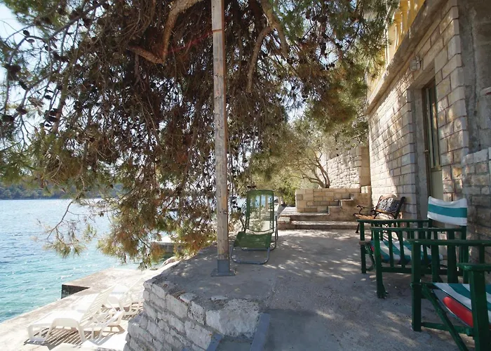 Karbuni Bb Ii Appartamento Blato (Korcula)