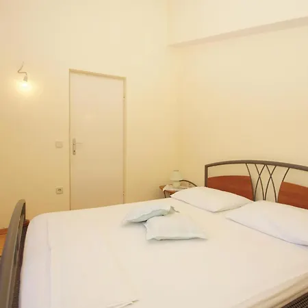 Karbuni Bb Ii * Blato (Korcula)