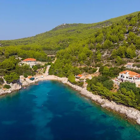 Karbuni Bb Ii Lägenhet