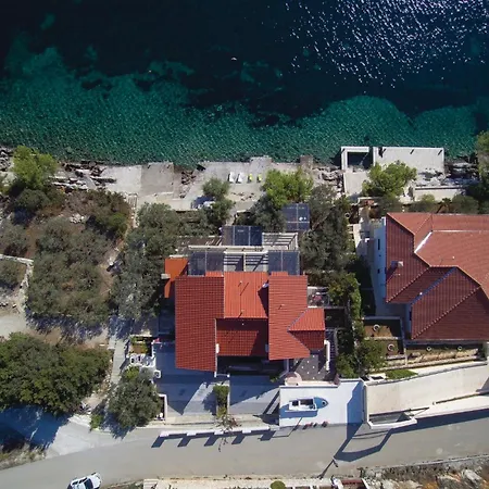 Karbuni Bb Ii * Blato (Korcula)