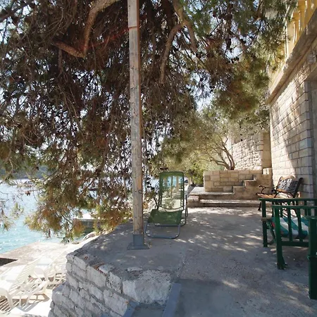 Karbuni Bb Ii Lägenhet Blato (Korcula)