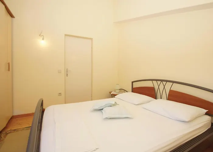 Karbuni Bb Ii * Blato (Korcula)