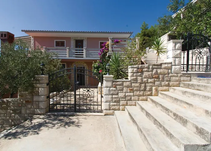 Karbuni Bb Ii Blato (Korcula)